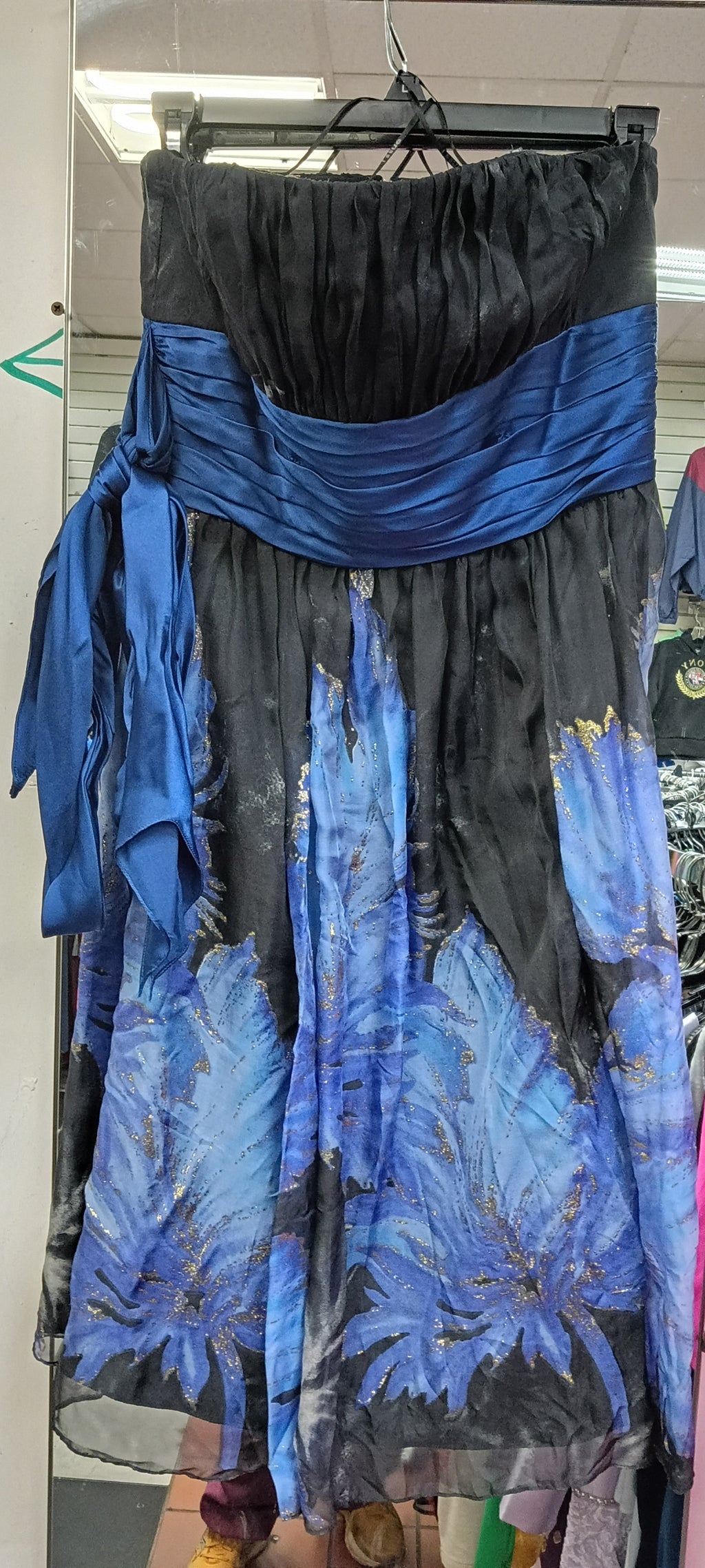 Issue fashion clothing